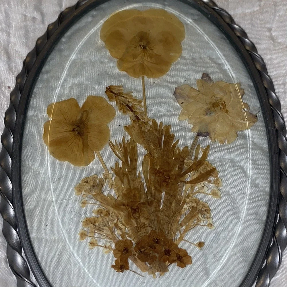 VTG Lasting‎ Impressions Dried Pressed Flowers w/ Pewter Frame Window Suncatcher